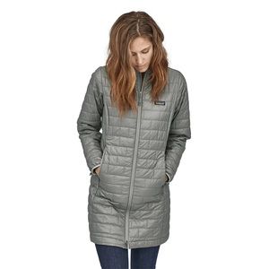 Women’s Patagonia Nano Puff Parka in Noble Grey perfect condition! Size M